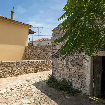 Belos Traditional House Volímai